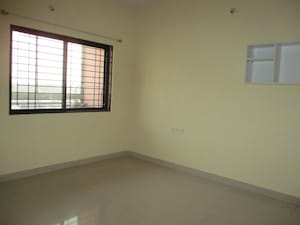 Room in 2 BHK Apartment at Beliaghata – for Rent