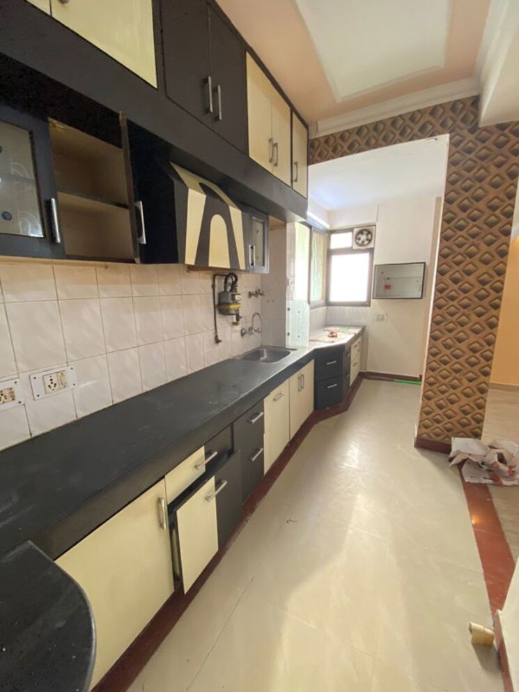 Kitchen, sector 7 dwarka 3 Bedroom 1500 Sq.Ft. Apartment In Sector 7 Dwarka Delhi 9799208