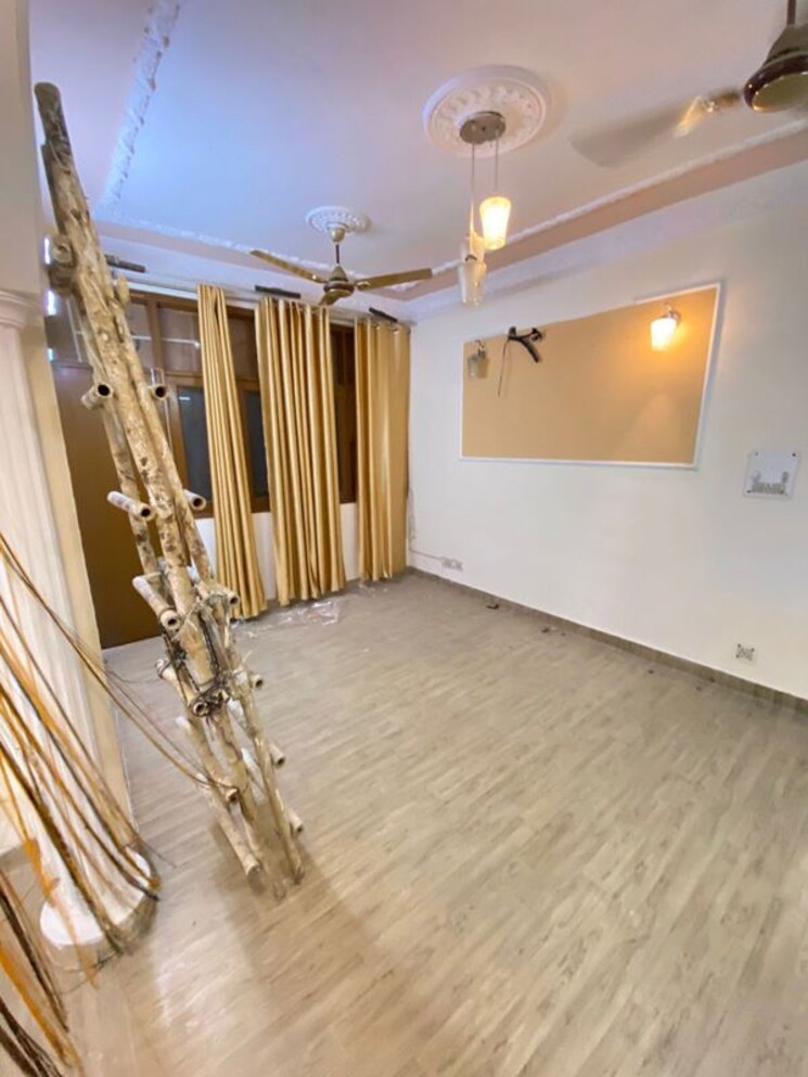 Room, sector 7 dwarka 3 Bedroom 1500 Sq.Ft. Apartment In Sector 7 Dwarka Delhi 9799208