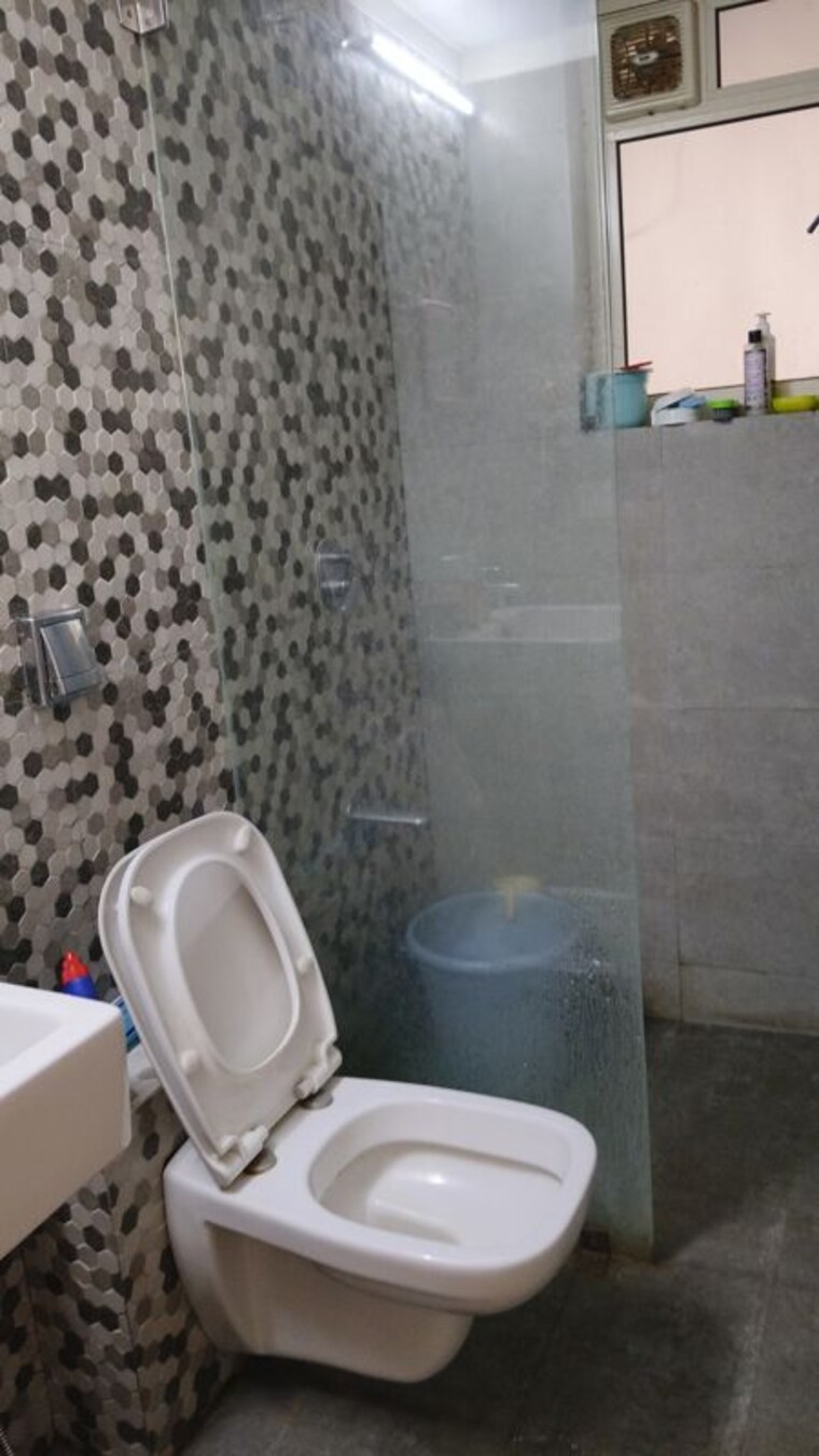 Bathroom, supreme-estia-phase-1 3 Bedroom 1407 Sq.Ft. Apartment In Baner Pune 9799262