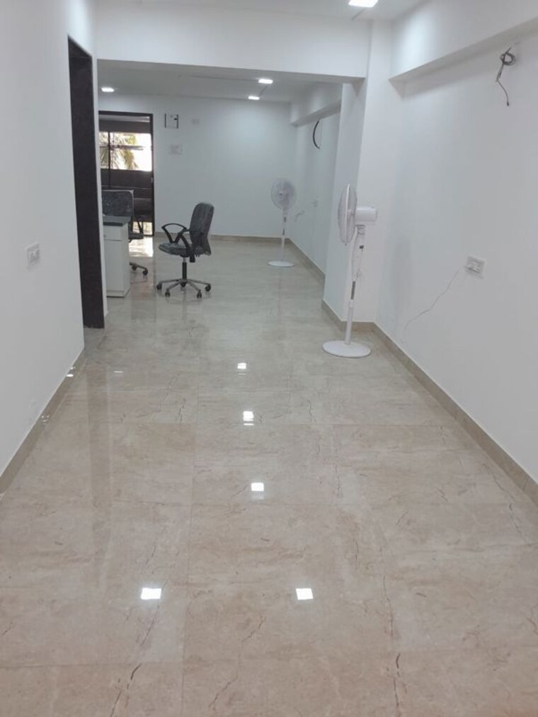 Room, borivali west Commercial Office Space 445 Sq.Ft. In Borivali West Mumbai 9799270