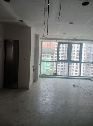 Room in  Office Space at Wadhwa The Gateway, Mulund West – for Rent