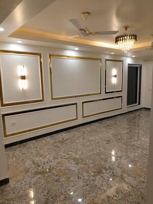 Living Room in 4 BHK Builder Floor at Vipul World Floors, Sector 48 – for Rent
