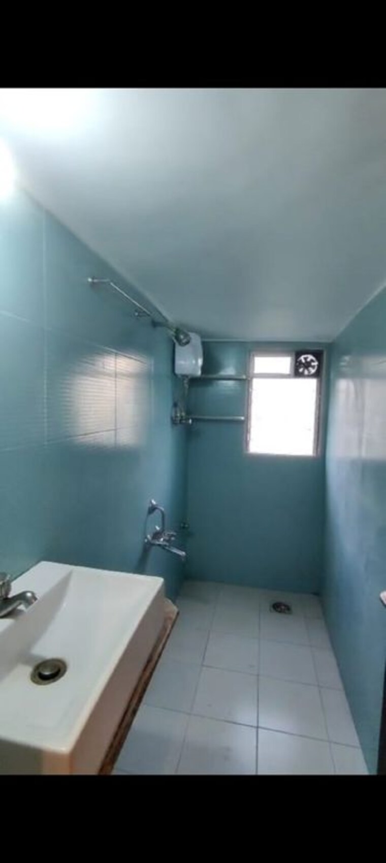 Bathroom, bandra west 1 Bedroom 500 Sq.Ft. Apartment In Bandra West Mumbai 9799294