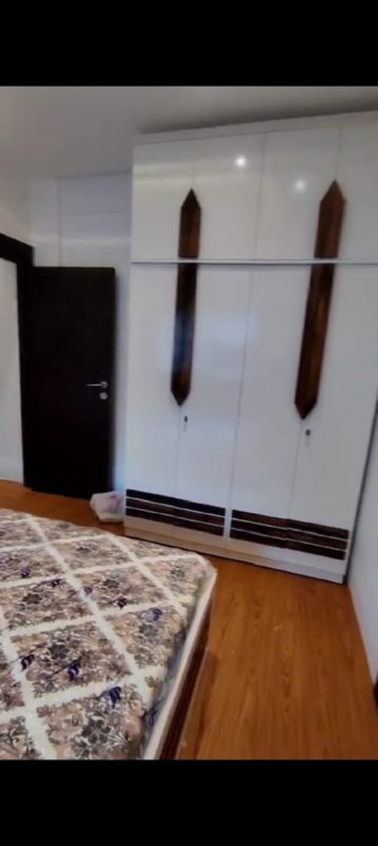 Room, bandra west 1 Bedroom 500 Sq.Ft. Apartment In Bandra West Mumbai 9799294