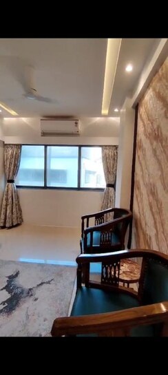 1 BHK + Pooja Room Apartment For Rent in Bandra West