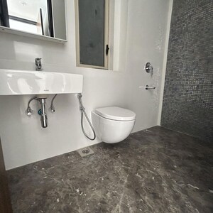 Bathroom in 4 BHK Apartment at Lodha The Park, Century Mills – for Rent