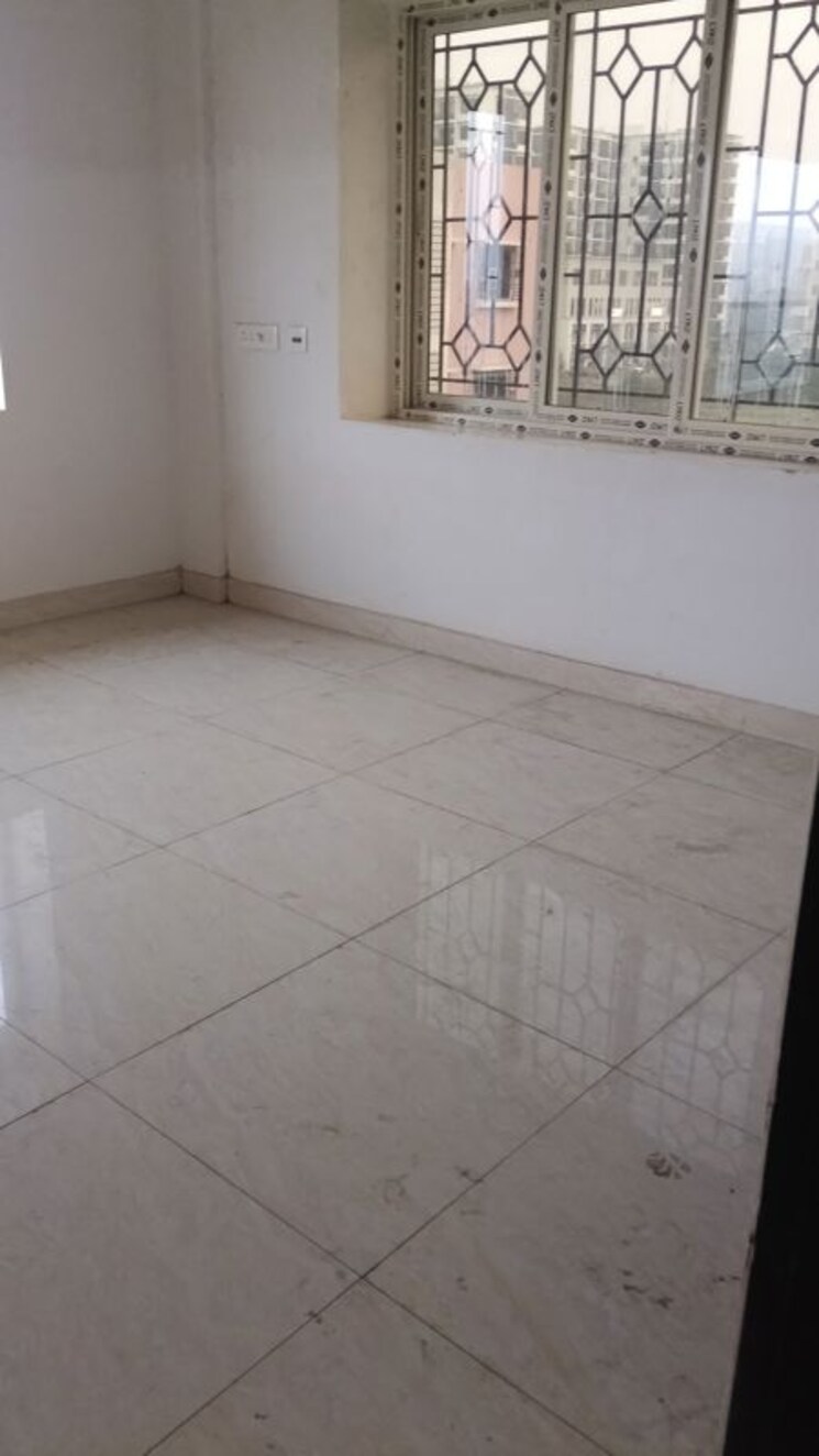 Room, sristi-plaza 3 Bedroom 1230 Sq.Ft. Apartment In Chinar Park Kolkata 9799502