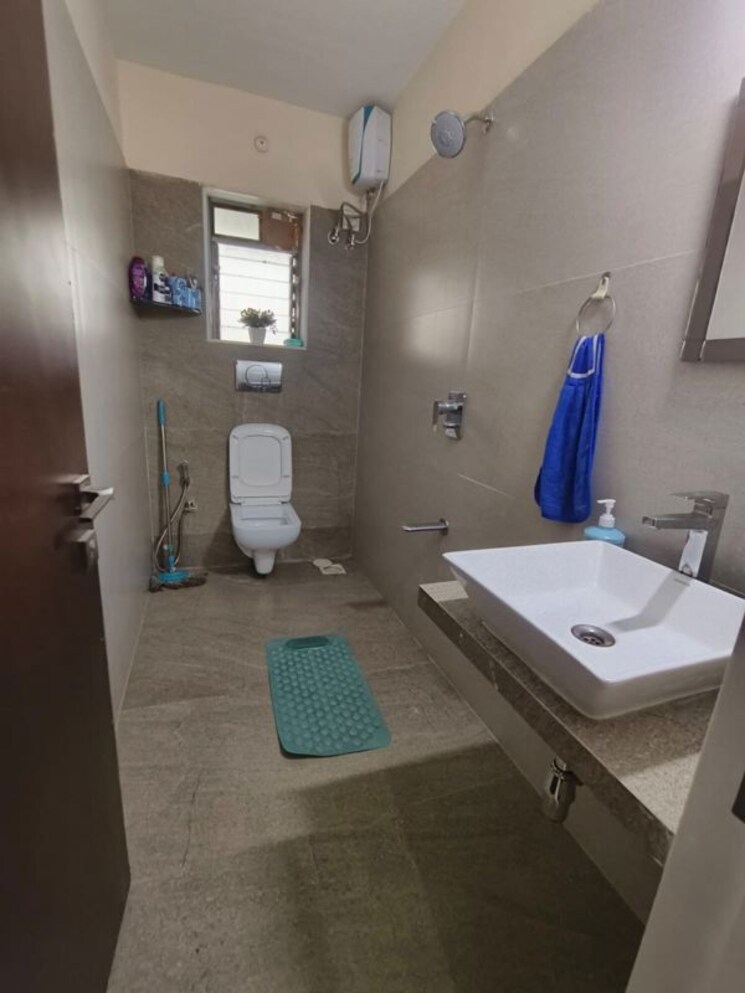 Bathroom, ghatkopar west 2 Bedroom 755 Sq.Ft. Apartment In Ghatkopar West Mumbai 9799479