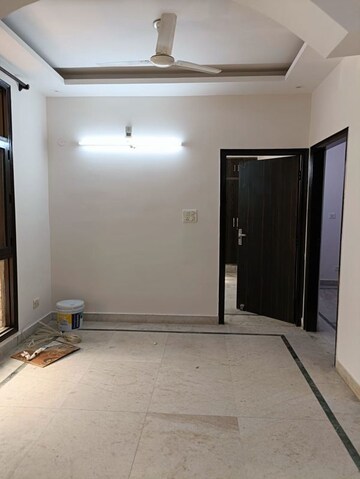 Room in 3 BHK Apartment at Sector 11 Dwarka – for Rent