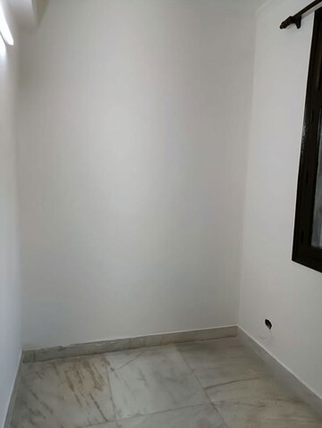 Room in 3 BHK Apartment at Sector 11 Dwarka – for Rent