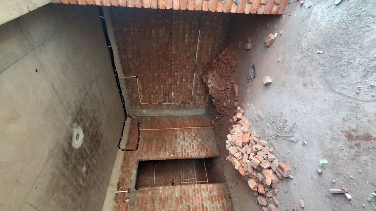 Room, sector 85 4 Bedroom 334 Sq.Yd. Builder Floor In Sector 85 Faridabad 9799566