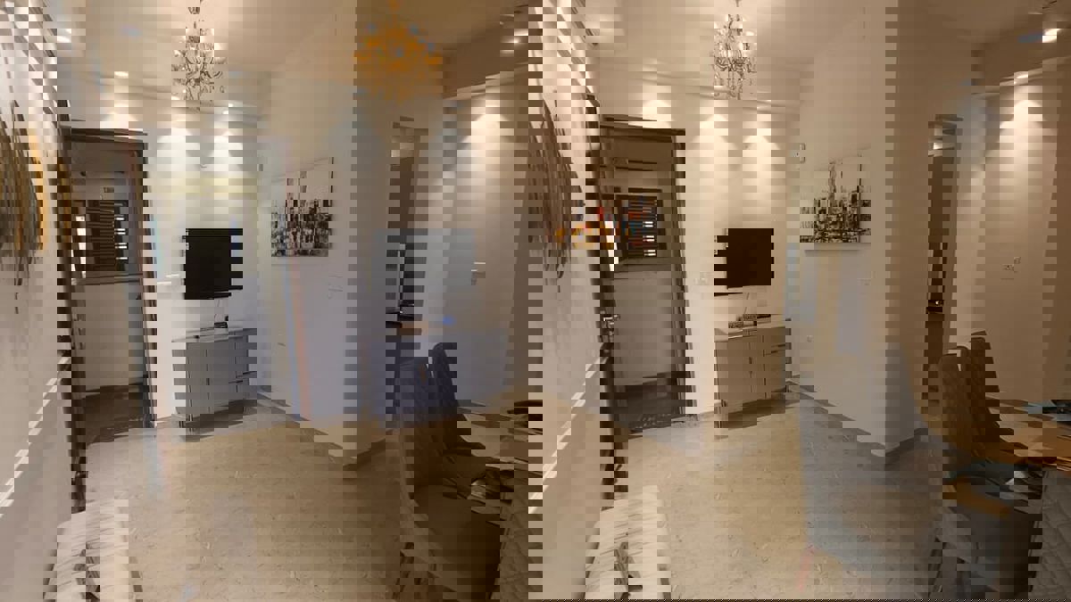 1.5 BHK Independent House For Rent in RWA Apartments Sector 27