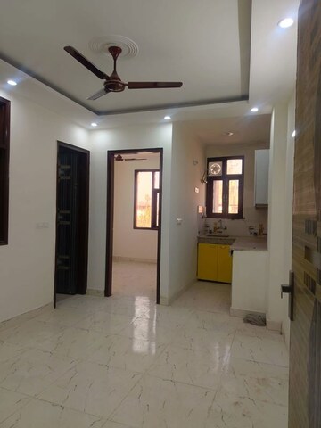 Room in 1 BHK Builder Floor at Paryavaran Complex – for Rent