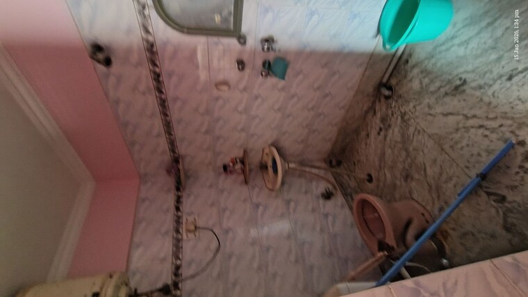 Bathroom, saurabh-niwas 1 RK 420 Sq.Ft. Independent House In Sector 40 Gurgaon 9799591