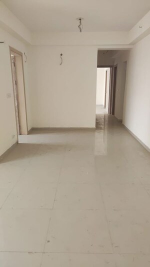 Room in 3 BHK Apartment at DLF Express Greens, Manesar Sector 1a – for Sale