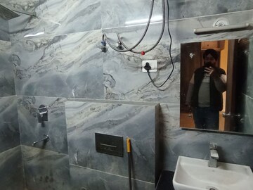 Team Area in 2 BHK Builder Floor at West Patel Nagar – for Sale