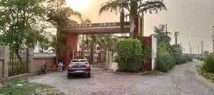 2 BHK Builder Floor – Exterior View View at Dwarika Puri rd - for Sale