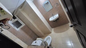 Bathroom in 4 BHK Builder Floor at SS Linden, Sector 84 – for Rent