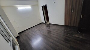 Room in 4 BHK Builder Floor at SS Linden, Sector 84 – for Rent