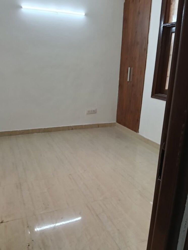 Room, paryavaran complex 1 Bedroom 450 Sq.Ft. Builder Floor In Paryavaran Complex Delhi 9799671