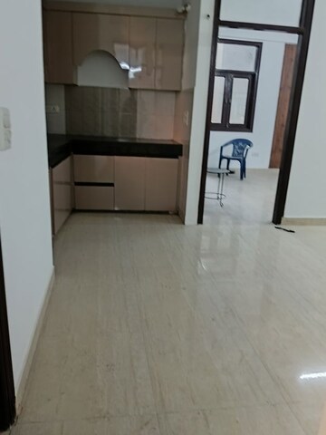 Room in 1 BHK Builder Floor at Paryavaran Complex – for Rent