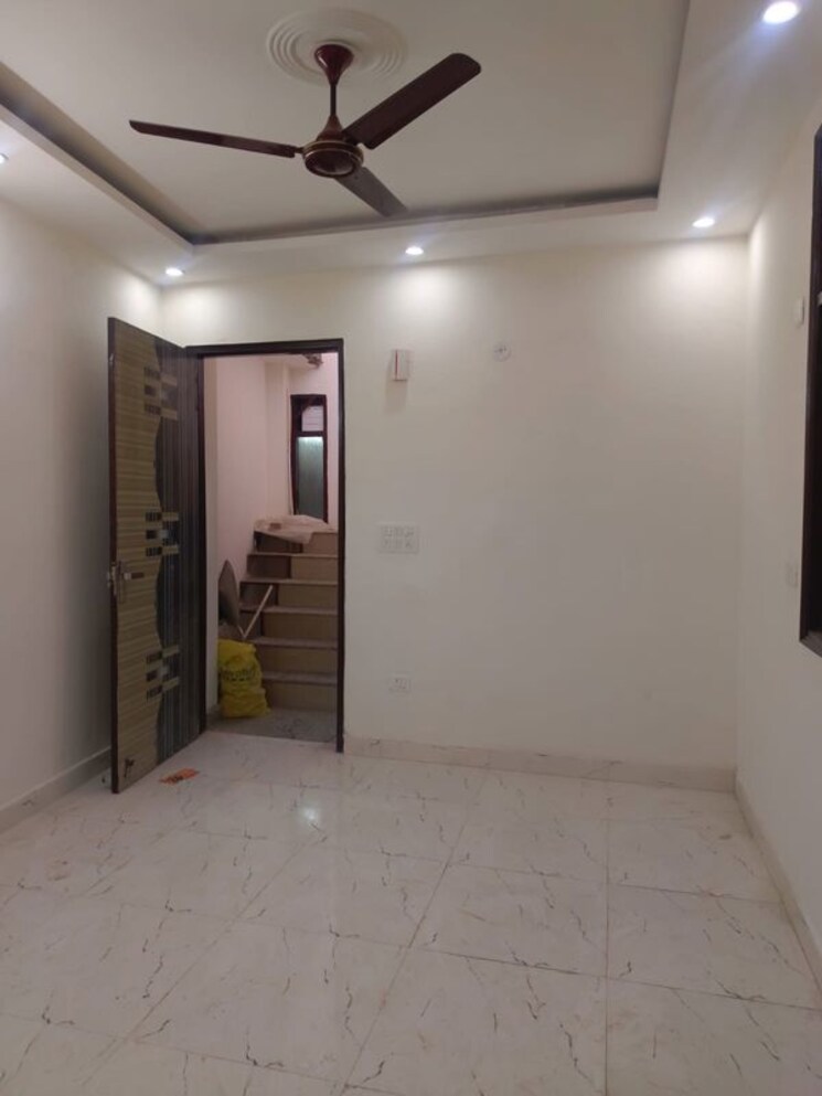 Room, paryavaran complex 1 Bedroom 450 Sq.Ft. Builder Floor In Paryavaran Complex Delhi 9799671