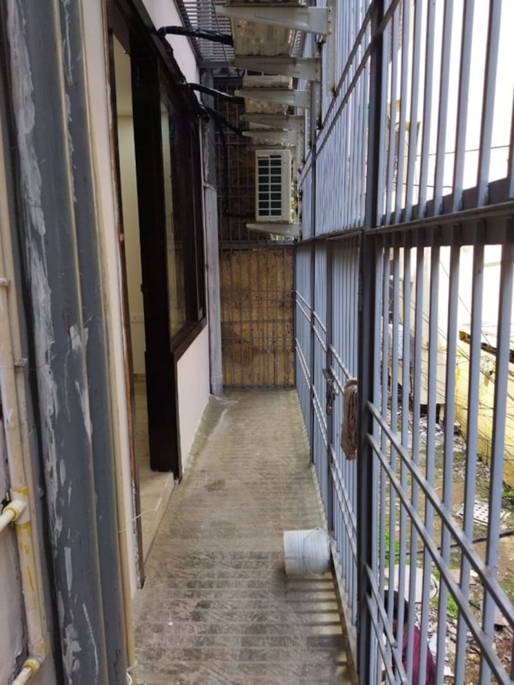 Balcony, east of kailash 3 Bedroom 1125 Sq.Ft. Builder Floor In East Of Kailash Delhi 9799685