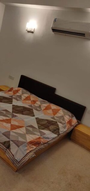 Bedroom in 3.5 BHK Apartment at SS Almeria, Sector 84 – for Rent