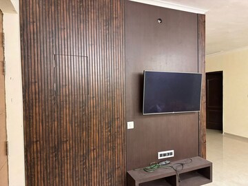 Furnished Amenities in 3 BHK Apartment at Omaxe R2, Gomti Nagar – for Rent