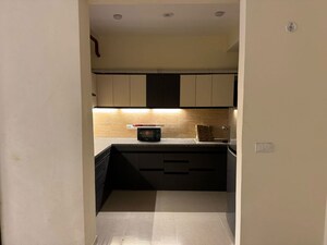 Furnished Amenities in 3 BHK Apartment at Omaxe R2, Gomti Nagar – for Rent