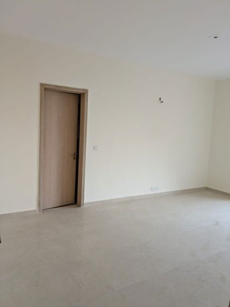 Room, dlf-new-town-heights-i 3.5 Bedroom 1930 Sq.Ft. Apartment In Sector 90 Gurgaon 9799737