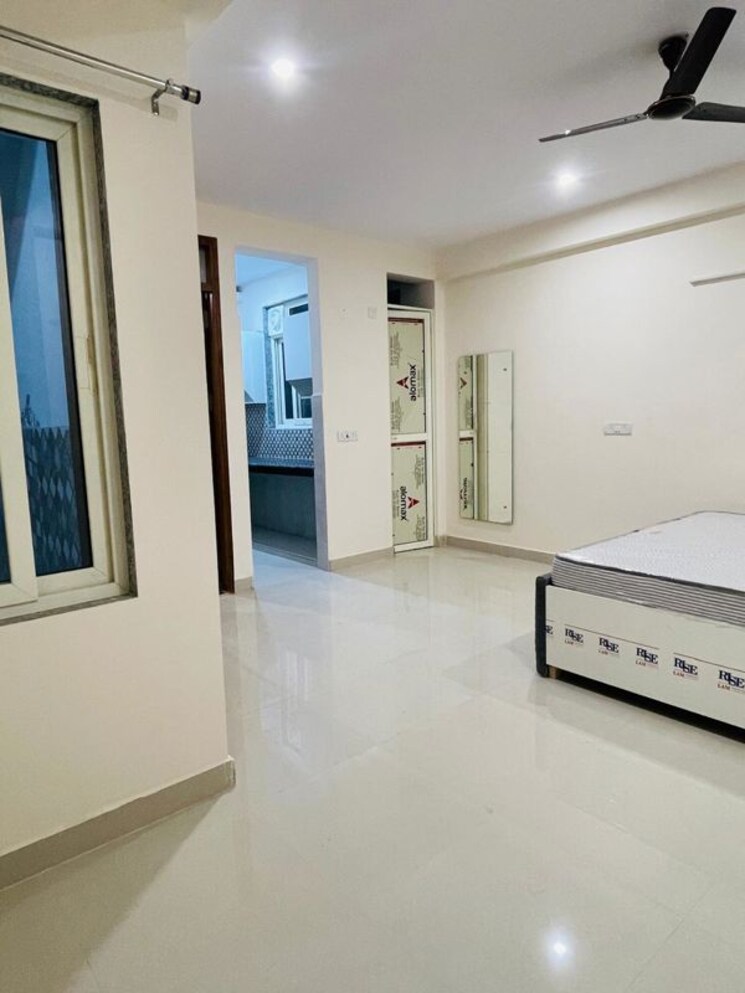 undefined, rwa-apartments-sector-26 1.5 Bedroom 750 Sq.Ft. Independent House In Sector 26 Noida 9799741