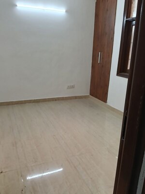 Room in 2 BHK Builder Floor at Neb Sarai – for Rent