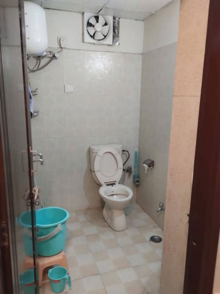 Bathroom, omaxe-heights-ii 2 Bedroom 1250 Sq.Ft. Apartment In Gomti Nagar Lucknow 9799757