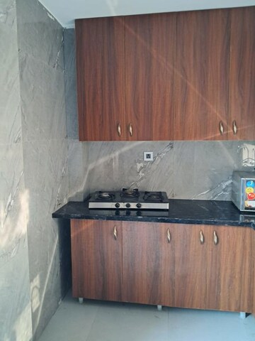 Furnished Amenities in 1.5 BHK Independent House at RWA Apartments Sector 15, Sector 15 – for Rent