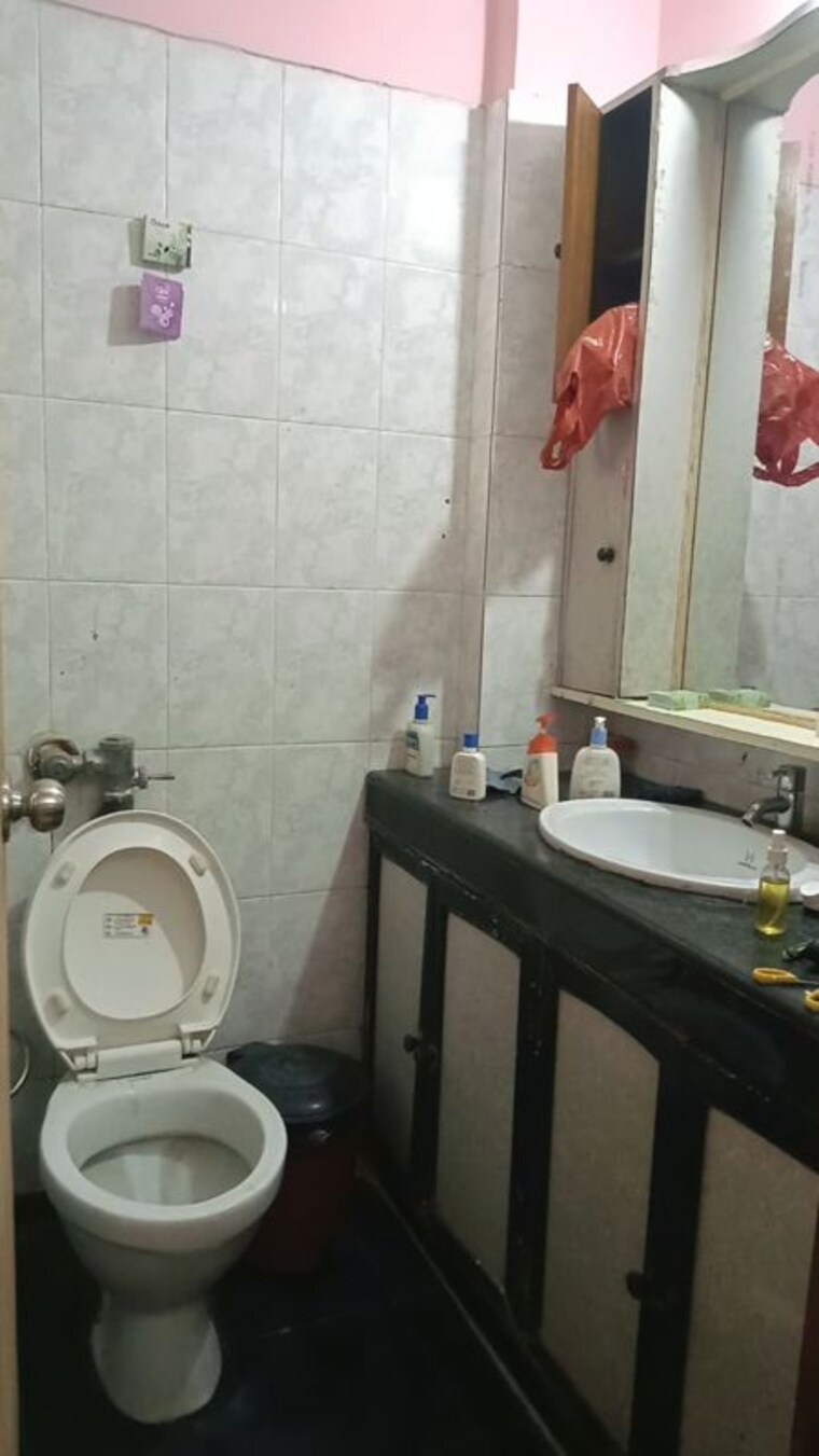 Bathroom, velentine-tower 2 Bedroom 650 Sq.Ft. Apartment In Goregaon East Mumbai 9799802