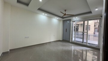 Room in 3 BHK Builder Floor at Chattarpur – for Rent