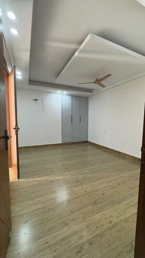 Room in 3 BHK Builder Floor at Chattarpur – for Rent