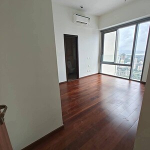 Room in 3 BHK Apartment at Enpar Lotus 101 Worli Residences, Kamala Mill – for Rent