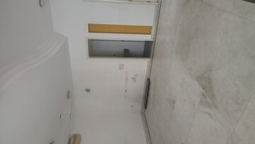 Furnished Amenities in 3.5 BHK Villa at Unitech Deerwood Chase, Nirvana Country – for Rent