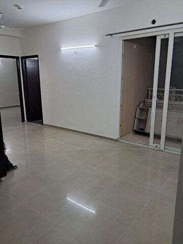 Room in 2.5 BHK Apartment at Mahagun Mywoods, Sector 16c Greater Noida – for Rent