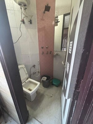 Bathroom in 1 BHK Builder Floor at Rohini Sector 3 – for Rent