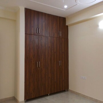 Room in 3.5 BHK Apartment at Palam Vihar Extension – for Rent