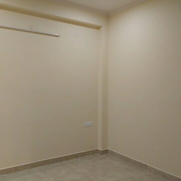 Room in 3.5 BHK Apartment at Palam Vihar Extension – for Rent