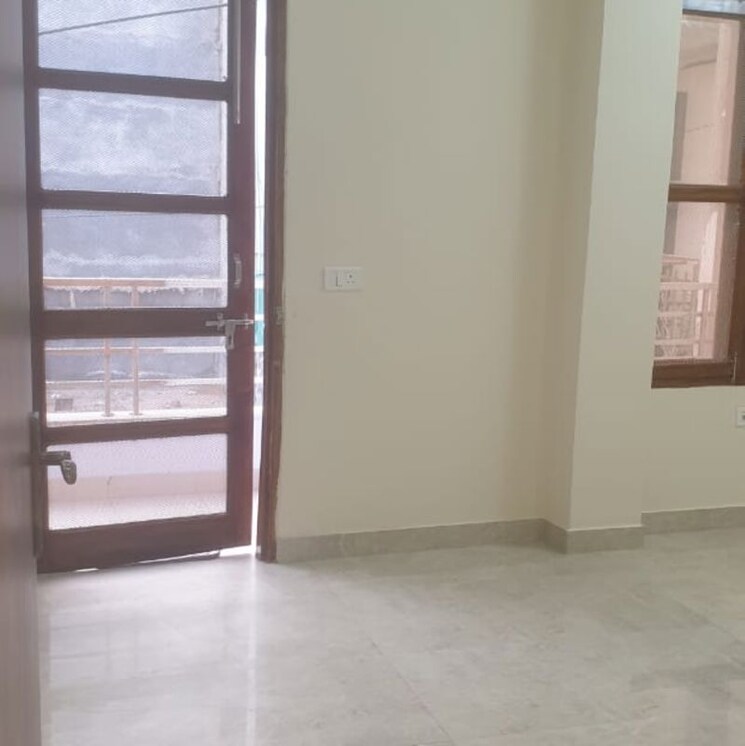 Room, palam vihar extension 3.5 Bedroom 1400 Sq.Ft. Apartment In Palam Vihar Extension Gurgaon 9800085