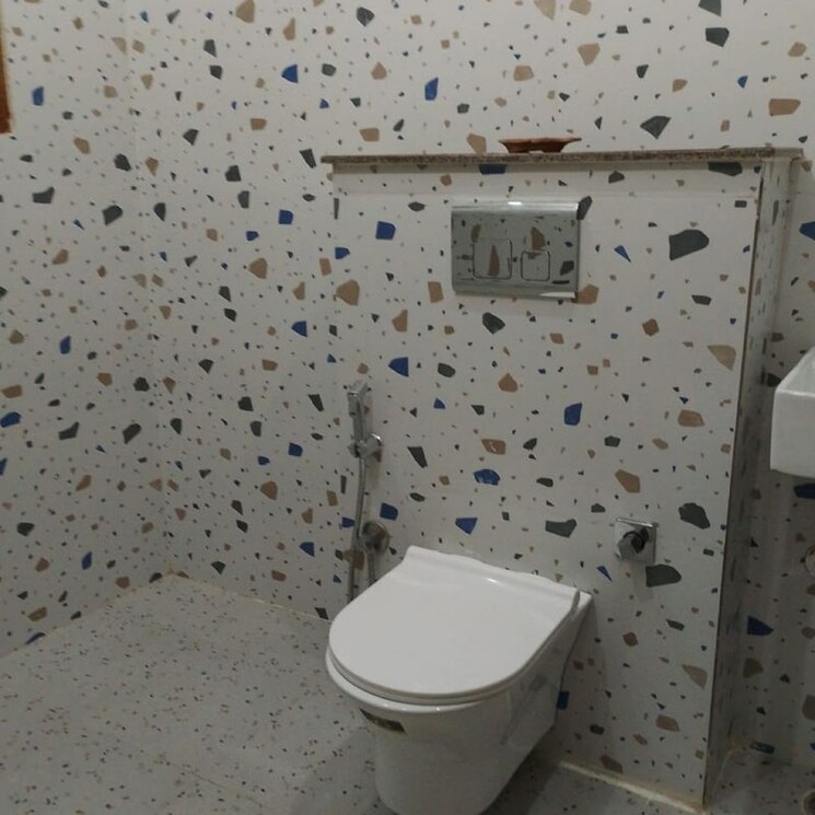 Bathroom, palam vihar extension 3.5 Bedroom 1400 Sq.Ft. Apartment In Palam Vihar Extension Gurgaon 9800085