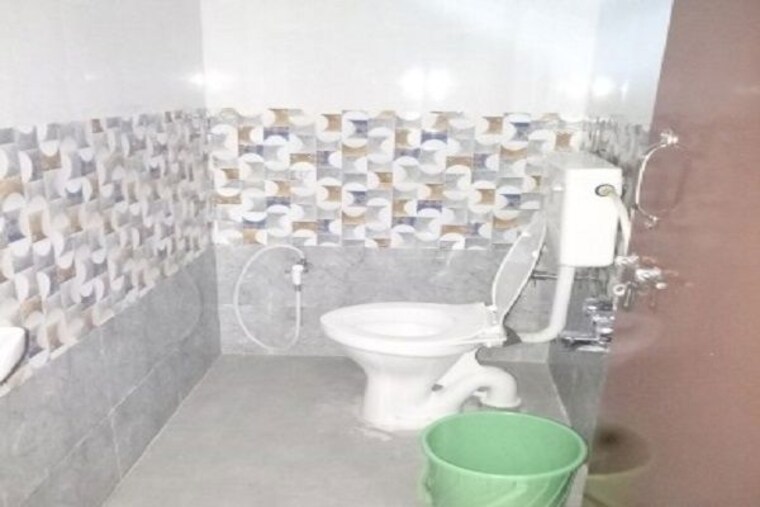 Bathroom, btm layout 1 Studio 110 Sq.Ft. Builder Floor In Btm Layout 1 Bangalore 9800182
