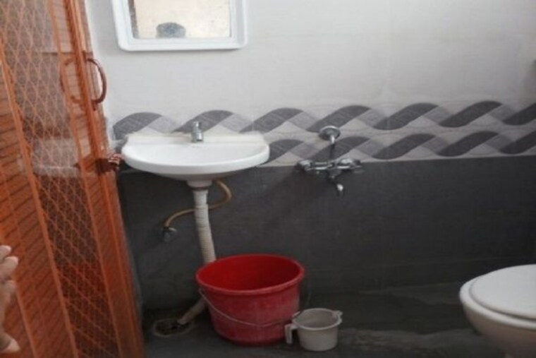 Bathroom, btm layout 1 Studio 110 Sq.Ft. Builder Floor In Btm Layout 1 Bangalore 9800182