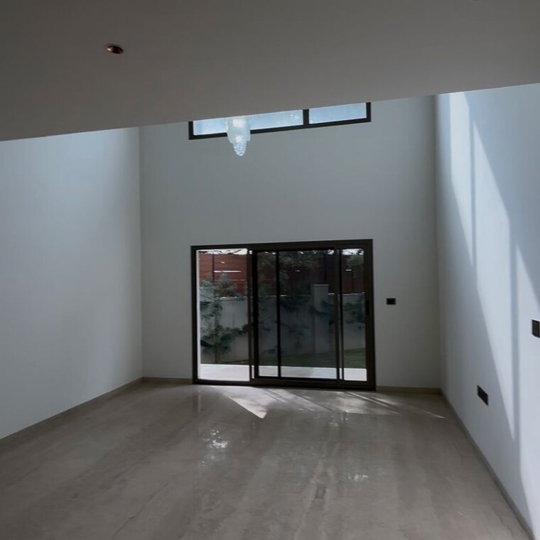 Room, sobha-international-city-phase-4 5 Bedroom 680 Sq.Yd. Villa In Babupur Village Gurgaon 9800252